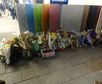 AppleStore 銀座の献花