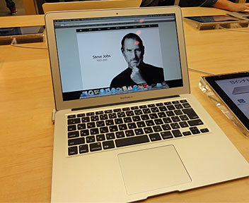 AppleStore 銀座のMacBook Airのディスプレー