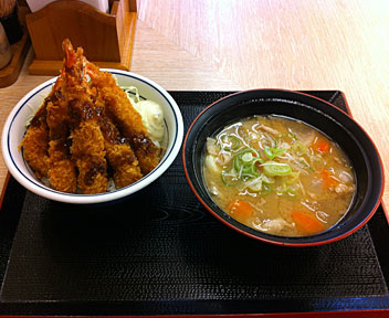 海老フライ丼 + とん汁