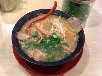 ラーメン横綱 千葉ニュータウン店／チャーシュー麺(並)