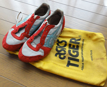 20120619_asics_tiger_paw_task_kobe01.jpg