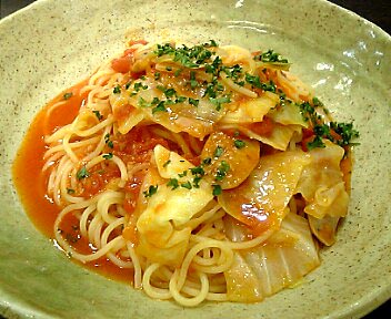 fresh pasta P.style／新鮮キャベツとソーセージのトマトソース